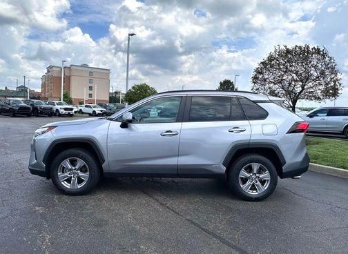 2022 Toyota RAV4 Hybrid XLE