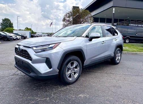 2022 Toyota RAV4 Hybrid XLE