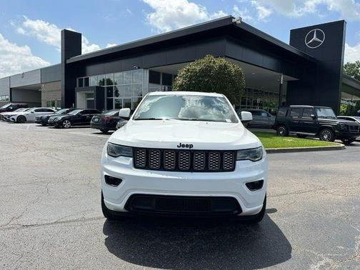 Bright White Clearcoat 2021 Jeep Grand Cherokee Laredo X