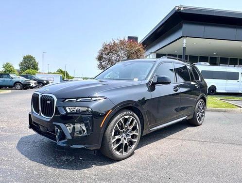 2023 BMW X7 M60i