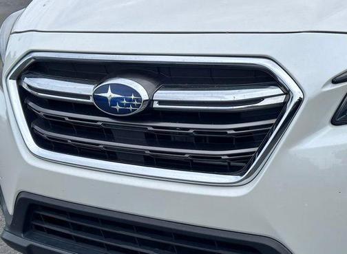 White 2019 Subaru Outback 2.5i Limited