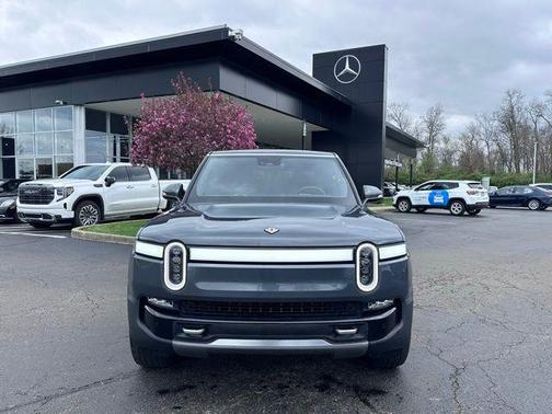 2024 Rivian R1S Adventure