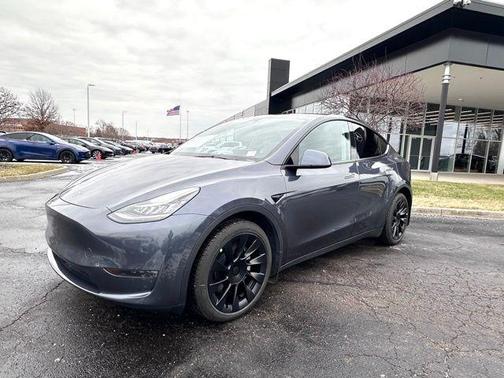 2023 Tesla Model Y Long Range