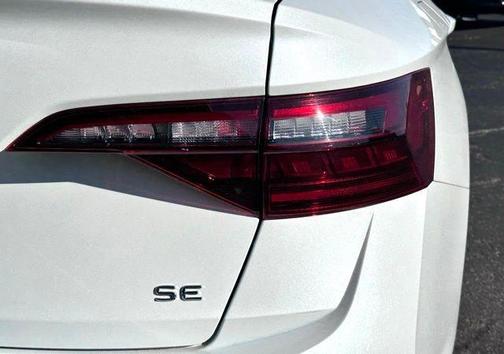 Opal White Pearl Effect 2023 Volkswagen Jetta 1.5T SE