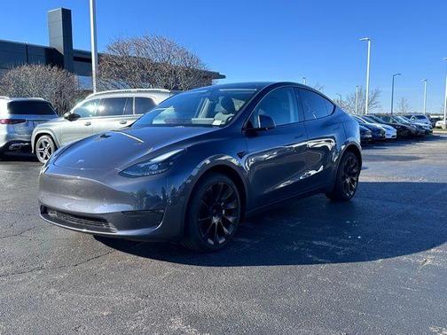 2023 Tesla Model Y Long Range