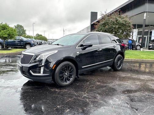 Stellar Black Metallic 2017 Cadillac XT5 Luxury