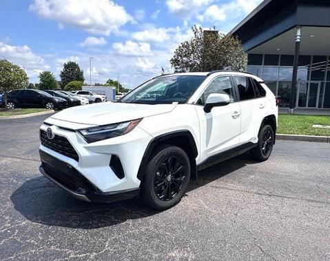 2022 Toyota RAV4 Hybrid SE