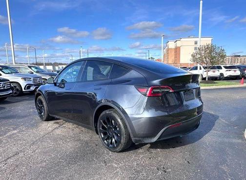 2024 Tesla Model Y Long Range