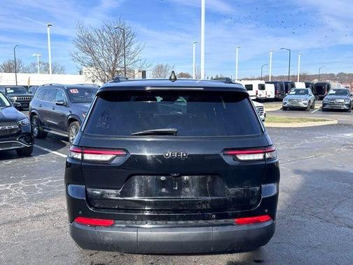 2023 Jeep Grand Cherokee L Laredo