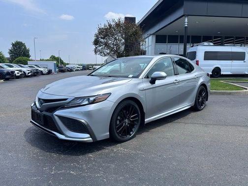 2021 Toyota Camry Hybrid XSE