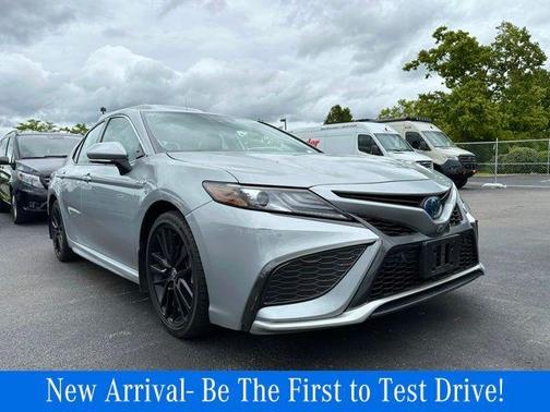 2021 Toyota Camry Hybrid XSE