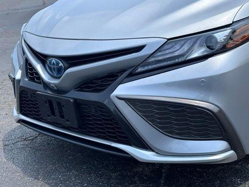 2021 Toyota Camry Hybrid XSE