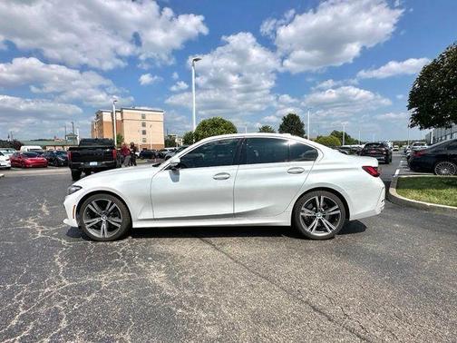 Mineral White Metallic 2024 BMW 330 i xDrive