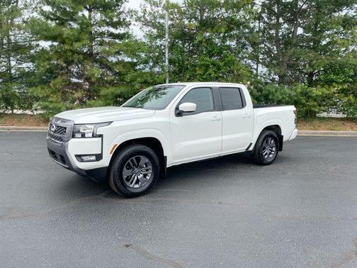 Glacier White 2025 Nissan Frontier SV