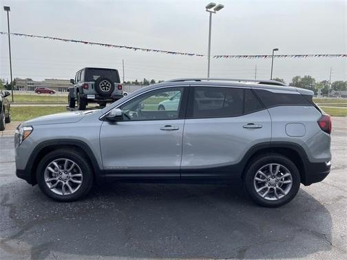 2024 GMC Terrain SLT