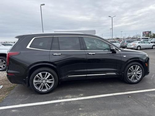 2024 Cadillac XT6 Premium Luxury FWD