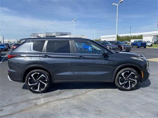 2024 Mitsubishi Outlander SE