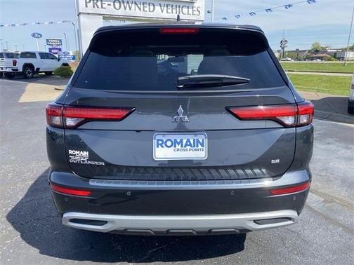 2024 Mitsubishi Outlander SE