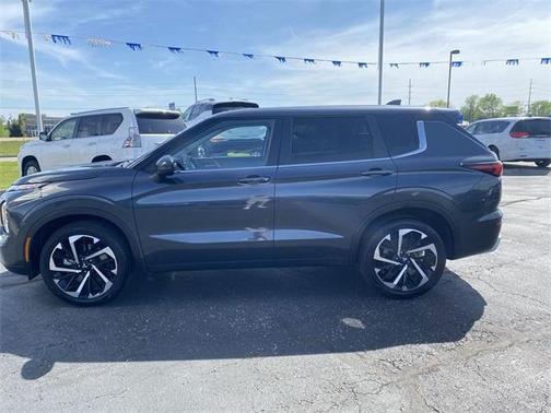 2024 Mitsubishi Outlander SE