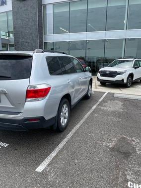 Silver 2012 Toyota Highlander Base