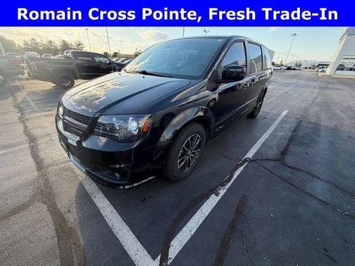 Black Onyx Crystal Pearlcoat 2017 Dodge Grand Caravan GT