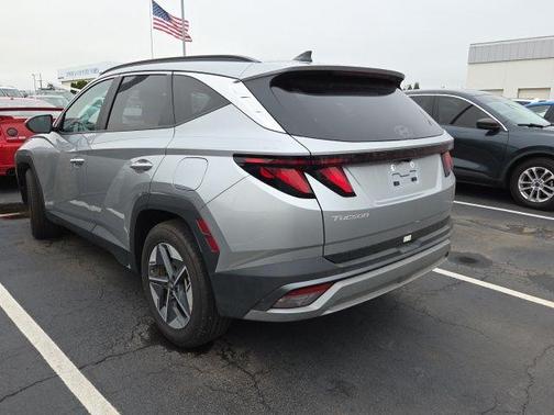 Shimmering Silver 2026 Hyundai TUCSON SEL