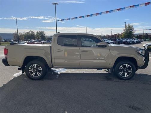 2017 Toyota Tacoma TRD Sport