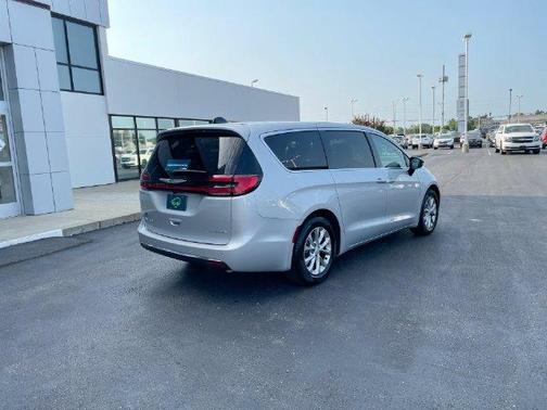 Silver Mist Clearcoat 2026 Chrysler Pacifica Limited