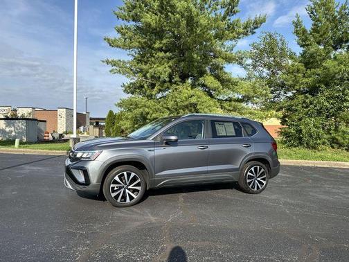Platinum Gray Metallic 2023 Volkswagen Taos 1.5T SE