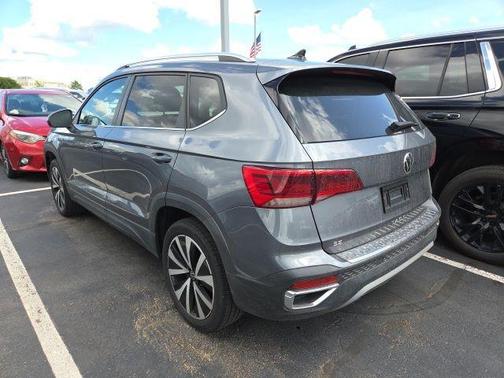 Platinum Gray Metallic 2023 Volkswagen Taos 1.5T SE