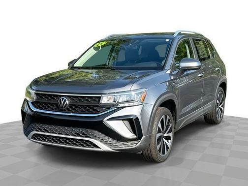 Platinum Gray Metallic 2023 Volkswagen Taos 1.5T SE