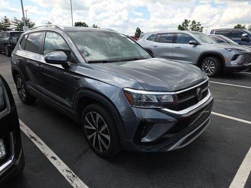 Platinum Gray Metallic 2023 Volkswagen Taos 1.5T SE