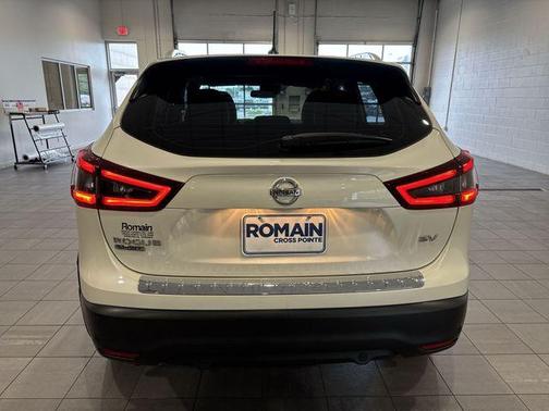 White 2021 Nissan Rogue Sport SV