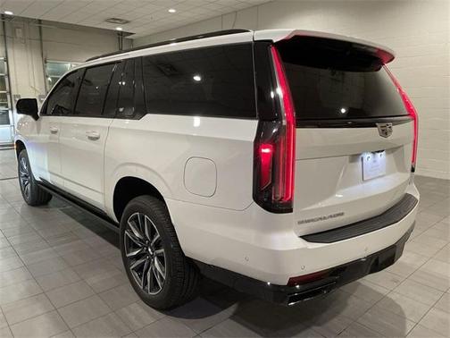 2022 Cadillac Escalade ESV Sport