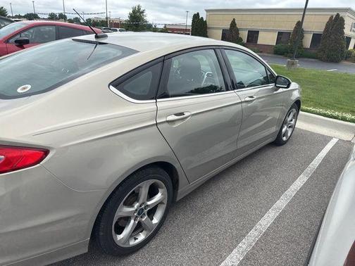 Gold 2015 Ford Fusion SE