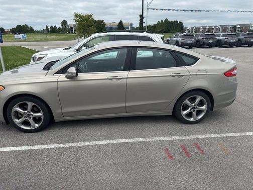 Gold 2015 Ford Fusion SE
