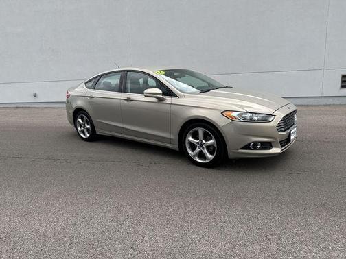 Gold 2015 Ford Fusion SE