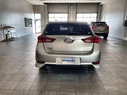 2016 Scion iM Base