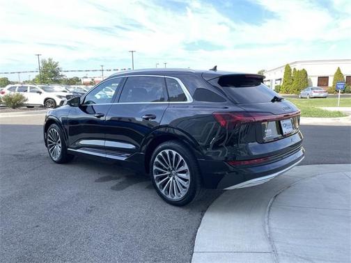 2019 Audi e-tron Prestige