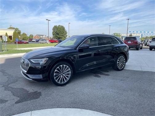 2019 Audi e-tron Prestige