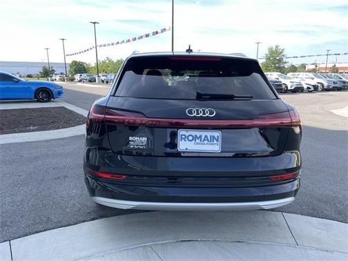 2019 Audi e-tron Prestige