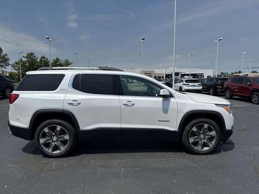 White Frost Tri-Coat 2019 GMC Acadia SLT-2