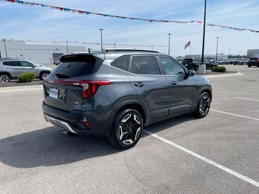 Gravity Gray 2024 Kia Seltos SX