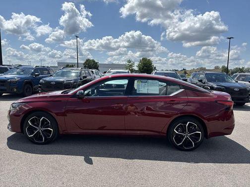 Scarlet Ember 2025 Nissan Altima SR