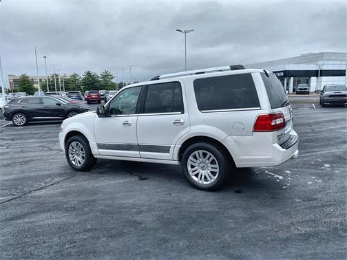 2013 Lincoln Navigator Base