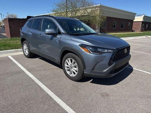 2024 Toyota Corolla Cross LE