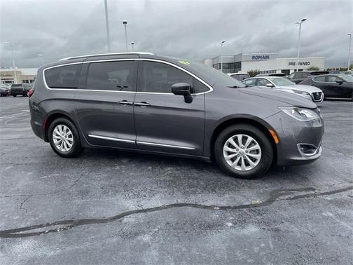 2018 Chrysler Pacifica Touring-L