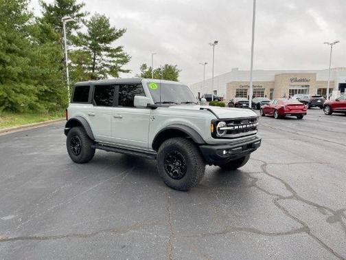 Cactus Green / Gray 2023 Ford Bronco Outer Banks