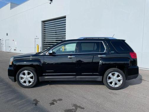 Ebony Twilight Metallic 2017 GMC Terrain SLT