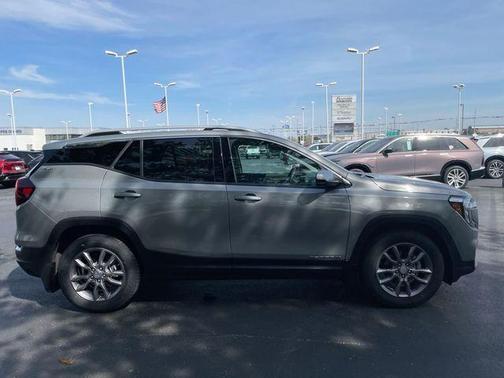 Sterling 2023 GMC Terrain SLT